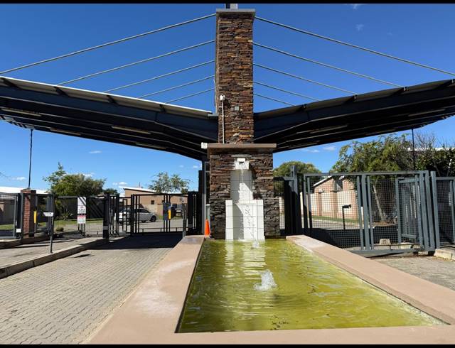 3 BEDROOM TOWNHOUSE FOR SALE IN WATERVAL EAST
